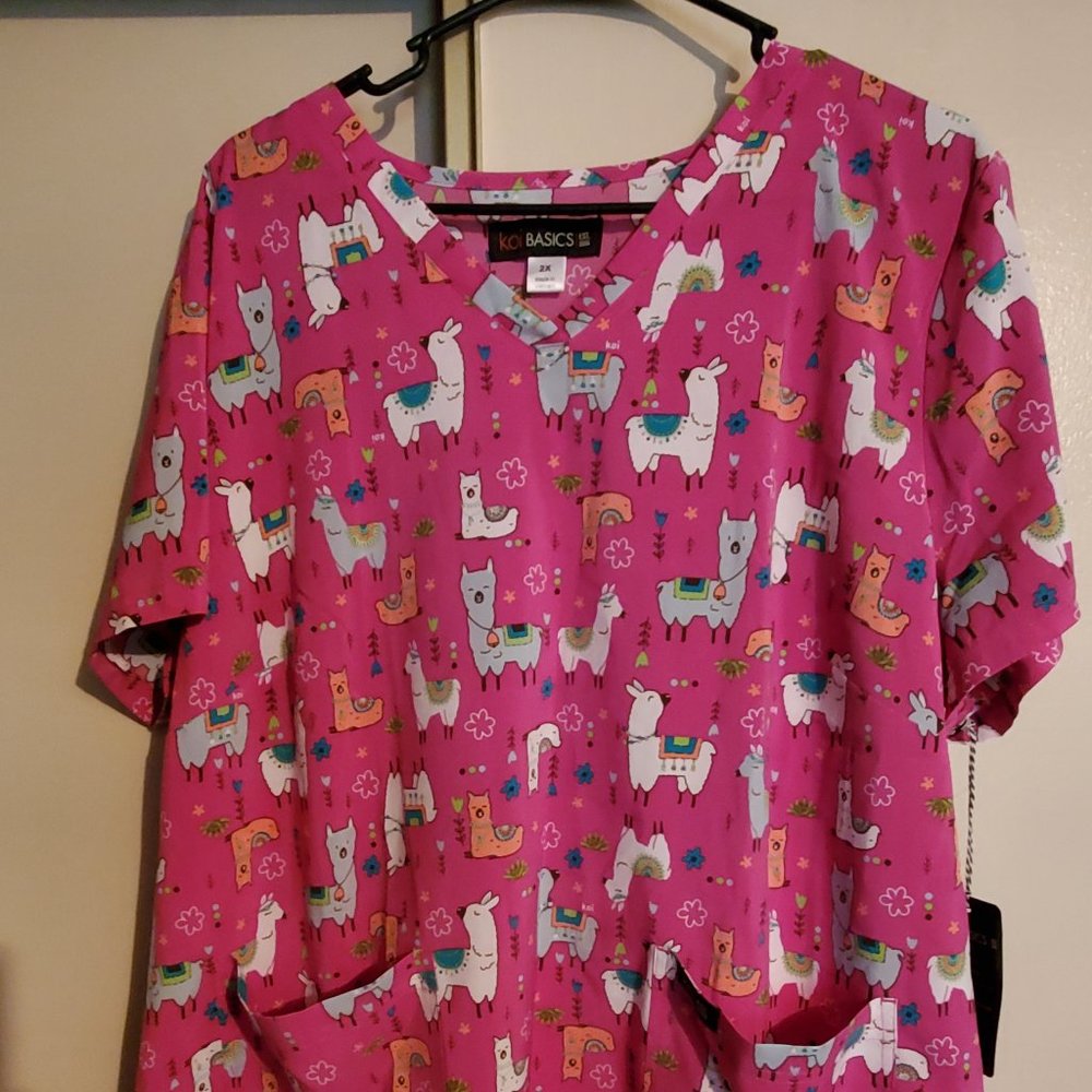 Koi Basics Scrub Top 2x NWT - Llama print
